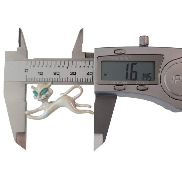 Vintage Pearly White Enamel Blue Eye Cat Pair Brooches, Kitten Set E897 - Picture 6 of 8